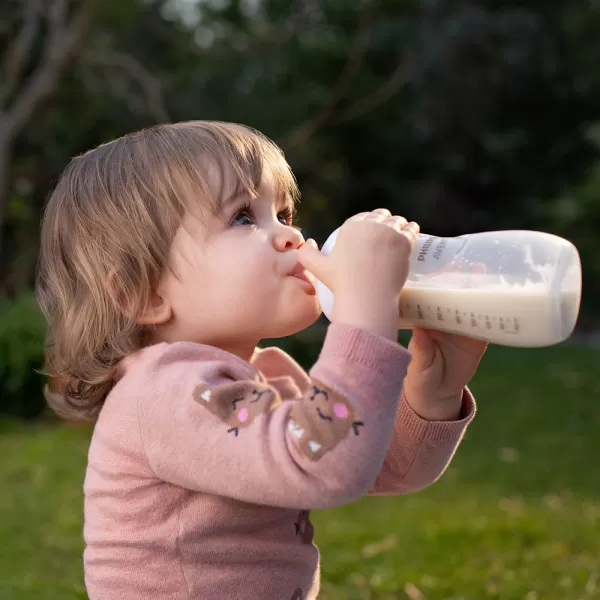 Philips AVENT Láhev Natural Response 330 ml, 3m+dárek PETITE&MARS Miska 6m+